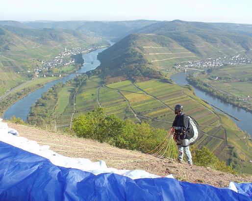 Kurz vor dem Start am CALMONT Gipfel mit Blick auf die Moselschleife